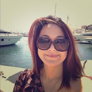 Meet your Posher, Yenny